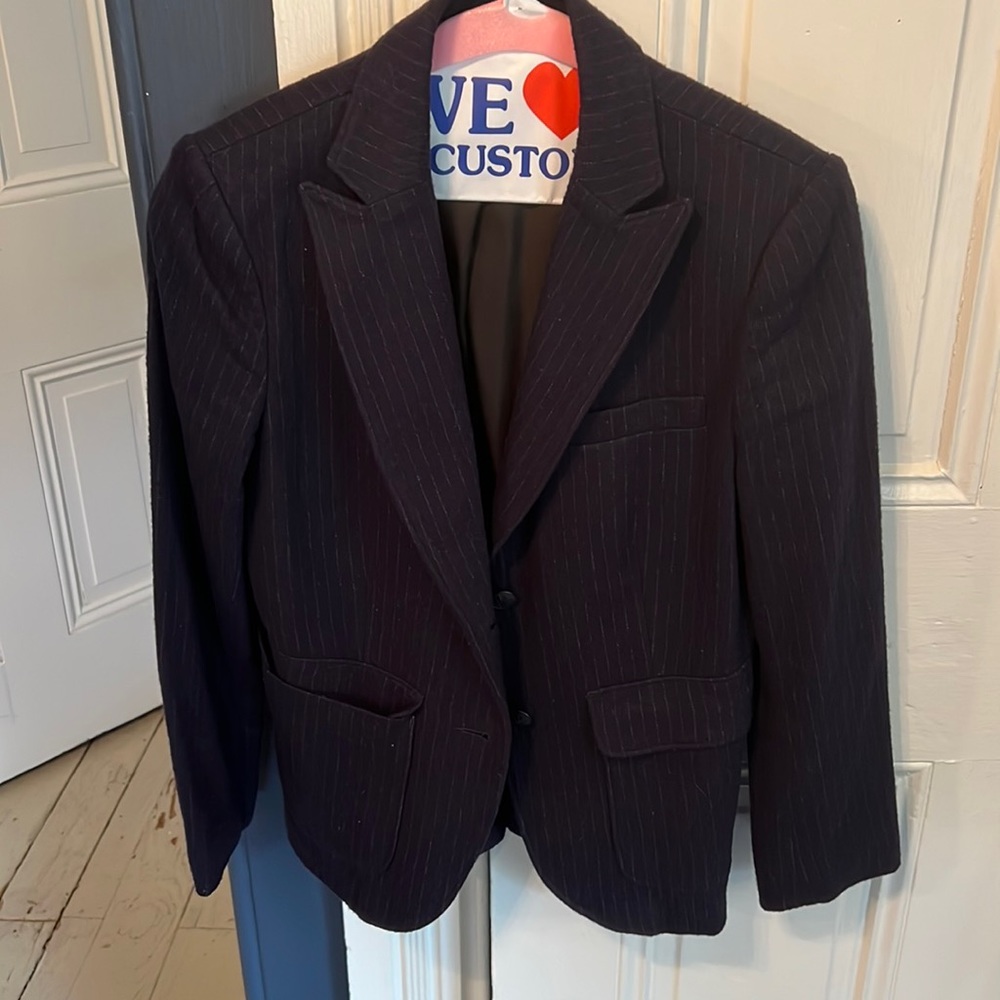 Beautiful practically new wool Rag n Bone blazer. Navy.